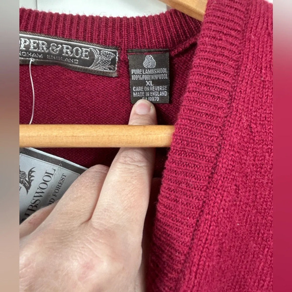 Cooper & Roe burgundy lambswool vest, XL, Eclectic Grandpa, knit wool Comfy - Picture 6 of 9